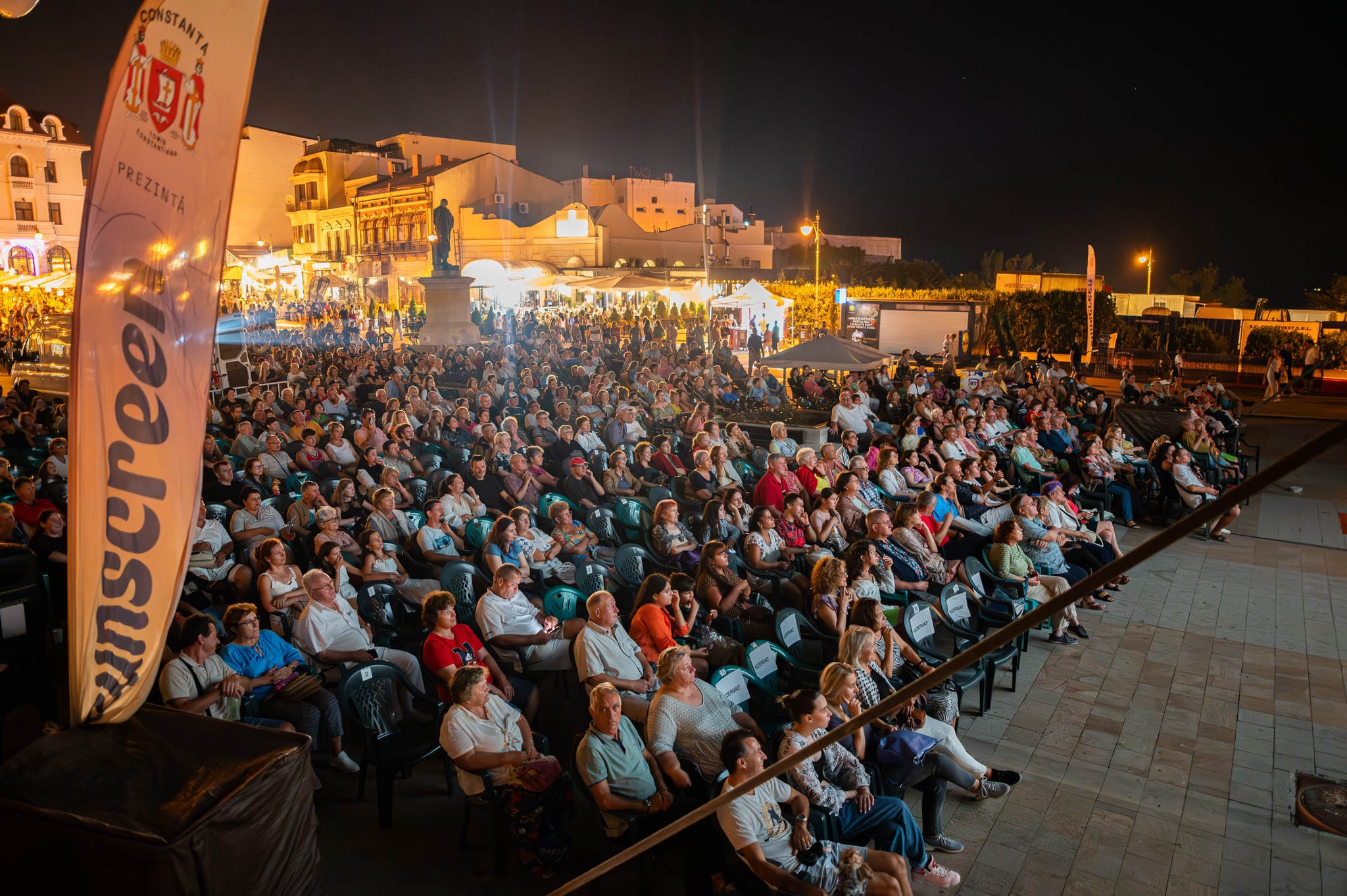 You are currently viewing Peste 16.000 de constănțeni și turiști, spectatori la a doua ediție Sunscreen Film & Arts Festival