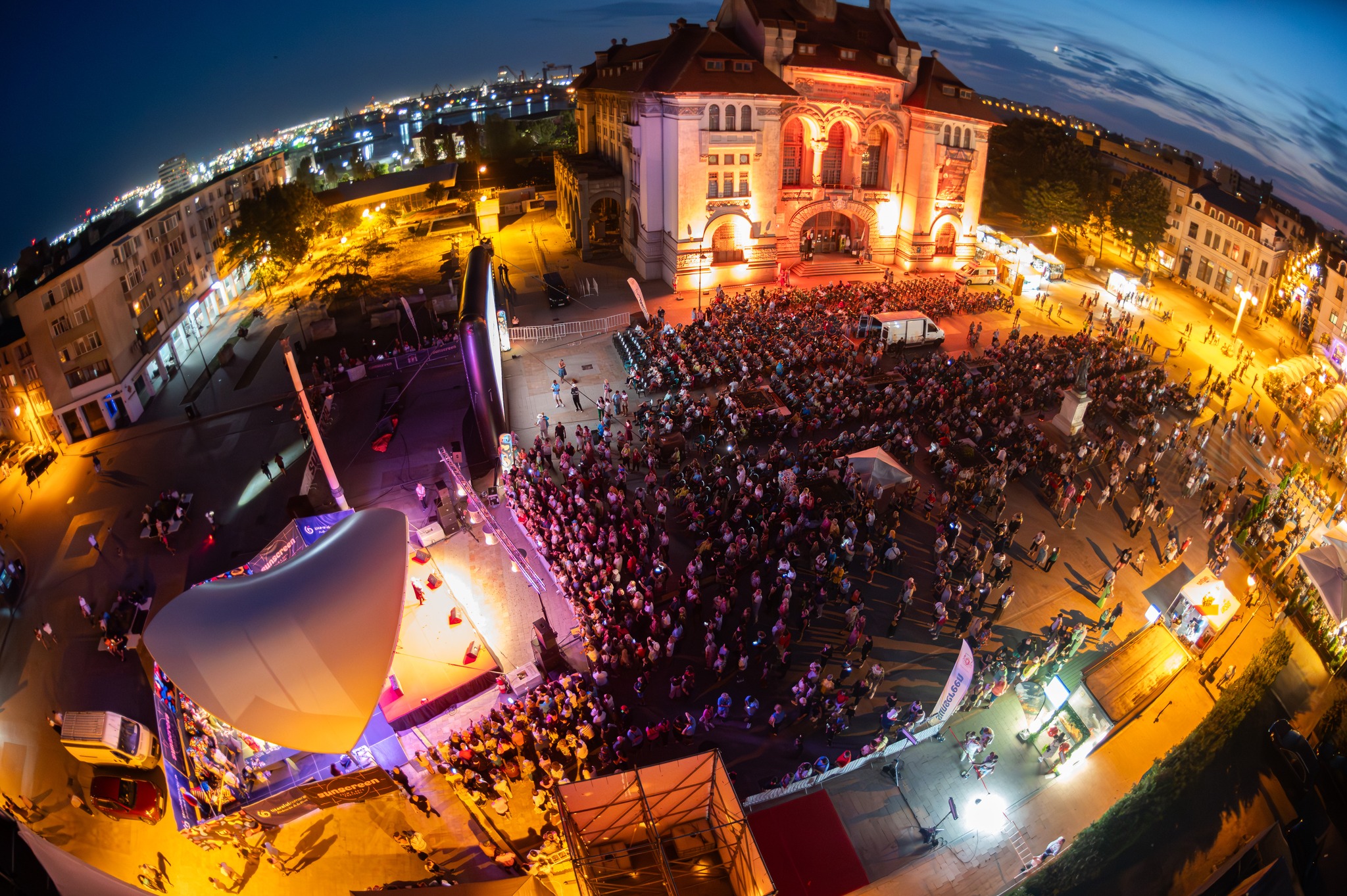 You are currently viewing Sunscreen Film & Arts Festival 2025 – filme noi, proiecții în aer liber, intrarea gratuită